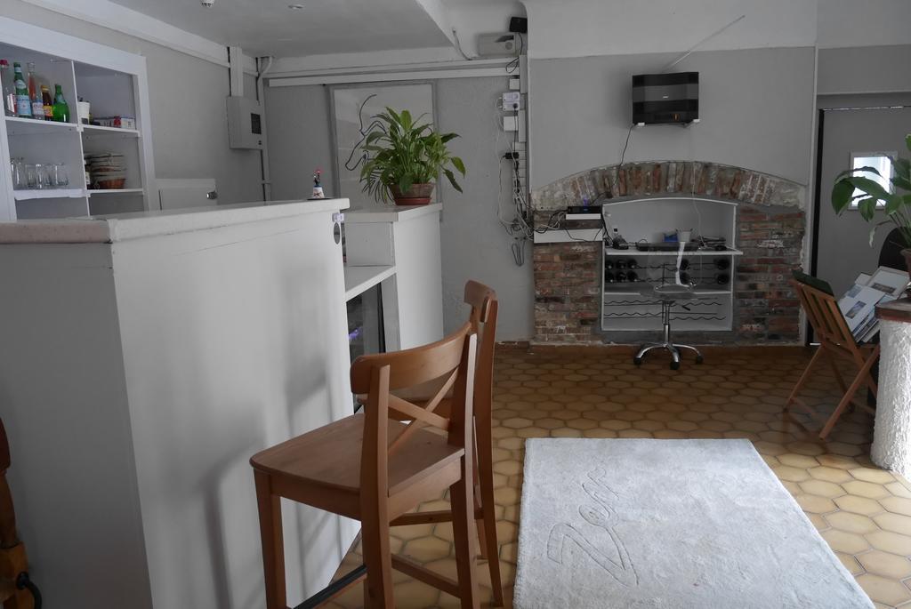 Auberge Le Rabelais Malay-le-Petit Buitenkant foto