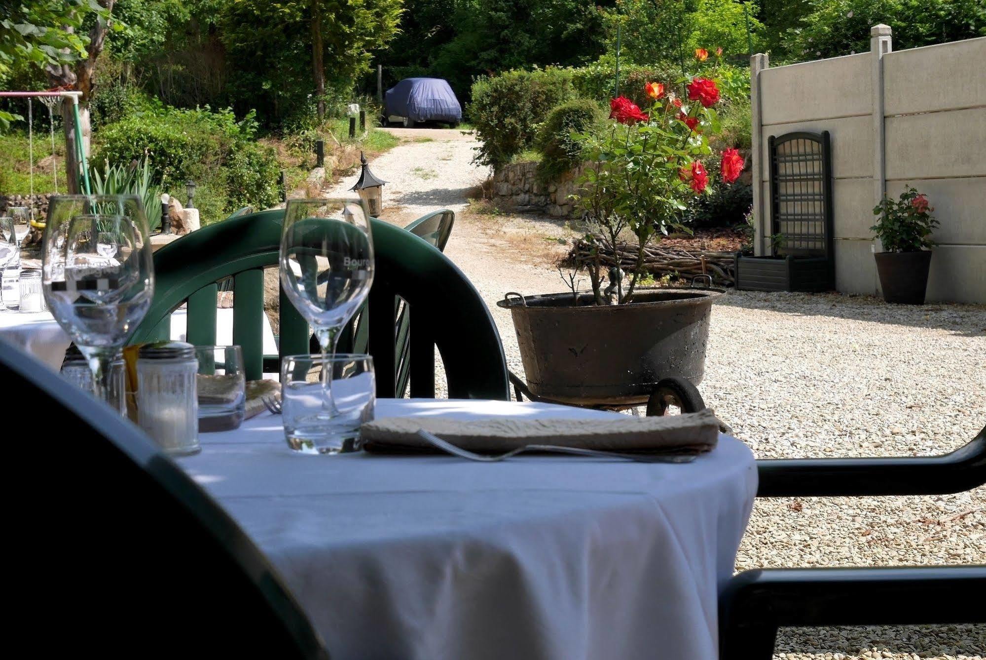 Auberge Le Rabelais Malay-le-Petit Buitenkant foto